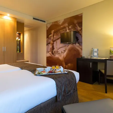 Отель Eurostars Monumental 4*